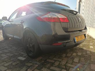 Renault Mégane Megane III Berline (BZ) Hatchback 5-drs 1.2 16V TCE 115 (H5F-400(H5F-A=
4)) [85kW]  (03-2012/02-2016) picture 3