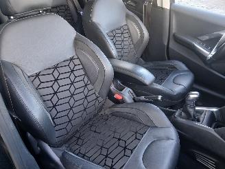 Peugeot 208 208 I (CA/CC/CK/CL) Hatchback 1.2 12V e-THP PureTech 110 (EB2DT(HNZ)) =
[81kW]  (01-2013/12-2019) picture 7