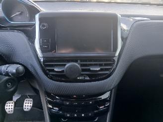 Peugeot 208 208 I (CA/CC/CK/CL) Hatchback 1.2 12V e-THP PureTech 110 (EB2DT(HNZ)) =
[81kW]  (01-2013/12-2019) picture 14