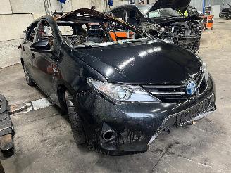 Toyota Auris Auris (E18) Hatchback 5-drs 1.8 16V Hybrid (2ZRFXE) [100kW]  (10-2012/=
03-2019) picture 2