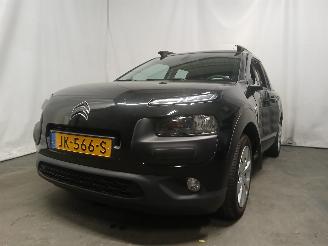 Vaurioauto  passenger cars Citroën C4 C4 Cactus (0B/0P) Hatchback 5-drs 1.2 PureTech 82 12V (EB2F(HMZ)) [60k=
W]  (09-2014/...) 2016/4