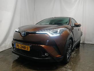 uszkodzony samochody osobowe Toyota C-HR C-HR (X1,X5) SUV 1.8 16V Hybrid (2ZRFXE) [90kW]  (10-2016/...) 2017/7