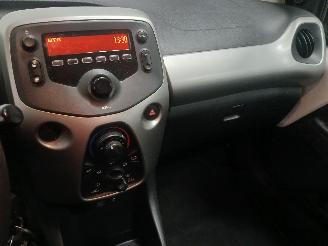 Citroën C1 C1 Hatchback 1.0 Vti 68 12V (1KR-FE(CFB)) [51kW]  (04-2014/04-2018) picture 16