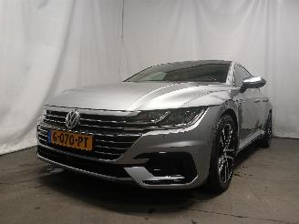 uszkodzony samochody osobowe Volkswagen Arteon Arteon (3HAB) Hatchback 5-drs 2.0 TSI 16V 4Motion (DJHC) [206kW]  (04-=
2017/...) 2017/7