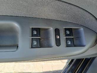 Volkswagen Touran Touran (1T1/T2) MPV 1.4 16V TSI 140 (BMY) [103kW]  (02-2006/05-2010) picture 13