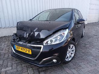 Unfallwagen Peugeot 208 208 I (CA/CC/CK/CL) Hatchback 1.2 Vti 12V PureTech 82 (EB2F(HMZ)) [60k=
W]  (03-2012/12-2019) 2018/2