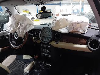 Mini Mini Mini (R56) Hatchback 1.6 16V Cooper (N12-B16A) [88kW]  (10-2006/02-201=
2) picture 5