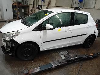 Sloopauto Toyota Yaris Yaris III (P13) Hatchback 1.0 12V VVT-i (1KR-FE) [51kW]  (12-2010/09-2=
020) 2013/11