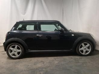 Mini Mini Mini (R56) Hatchback 1.4 16V One (N12-B14A) [70kW]  (11-2006/03-2010) picture 7