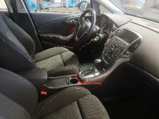 Opel Astra Astra J Sports Tourer (PD8/PE8/PF8) Combi 1.4 Turbo 16V (A14NET(Euro 5=
)) [103kW]  (10-2010/10-2015) picture 7