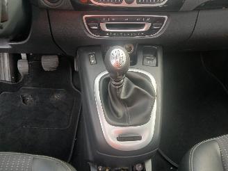 Renault Scenic Grand Scénic III (JZ) MPV 1.6 dCi (R9M-402(R9M-A4)) [96kW]  (04-2011=
/12-2016) picture 17