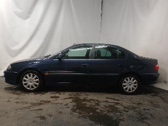 Toyota Avensis Avensis (T22) Sedan 1.8 16V VVT-i (1ZZFE) [95kW]  (10-2000/02-2003) picture 4
