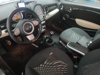 Mini Mini Mini (R56) Hatchback 1.6 16V One (N16-B16A) [72kW]  (03-2010/11-2013) picture 12