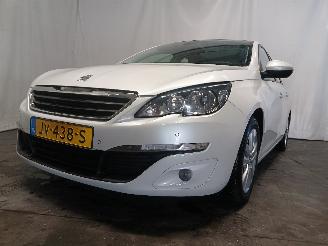 Auto incidentate Peugeot 308 308 SW (L4/L9/LC/LJ/LR) Combi 5-drs 1.2 12V e-THP PureTech 130 (EB2ADT=
S(HNS)) [96kW]  (03-2014/06-2021) 2014/5