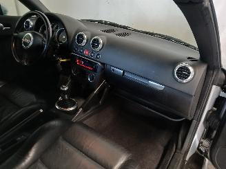 Audi TT TT Roadster (8N9) Cabrio 1.8 20V Turbo (AWP) [132kW]  (10-1999/02-2007=
) picture 8