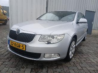 damaged passenger cars Skoda Superb Superb (3TAA) Hatchback 1.8 TSI 16V (BZB) [118kW]  (03-2008/05-2015) 2009/11