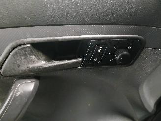 Volkswagen Caddy Caddy III (2KA,2KH,2CA,2CH) Van 1.6 TDI 16V (CAYE) [55kW]  (08-2010/05=
-2015) picture 13