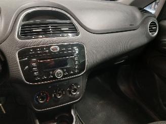 Fiat Punto Punto III (199) Hatchback 0.9 TwinAir (312.A.2000) [63kW]  (03-2012/..=
=2E) picture 17