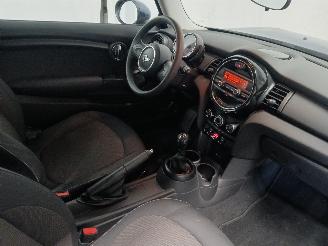 Mini Mini Mini (F56) Hatchback 3-drs 1.5 12V One D (B37C15A) [70kW]  (03-2014/..=
=2E) picture 9