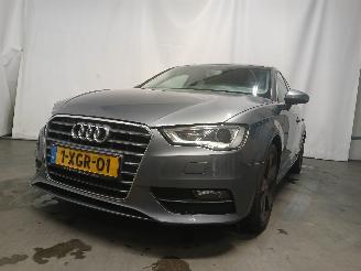 krockskadad bil auto Audi A3 A3 Sportback (8VA/8VF) Hatchback 5-drs 1.4 TFSI 16V (CZCA(Euro 6)) [92=
kW]  (05-2014/03-2020) 2014/7