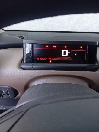 Citroën C4 C4 Cactus (0B/0P) Hatchback 5-drs 1.2 PureTech 82 12V (EB2F(HMZ)) [60k=
W]  (09-2014/...) picture 2