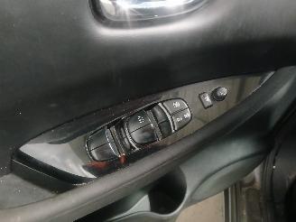 Nissan Leaf Leaf (ZE0) Hatchback Leaf (EM61) [80kW]  (11-2010/12-2017) picture 13