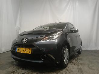 Damaged car Toyota Aygo Aygo (B40) Hatchback 1.0 12V VVT-i (1KR-FE) [51kW]  (05-2014/06-2018) 2017/1