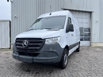 Vaurioauto  passenger cars Mercedes  eSprinter 3,5t (907.6/910.6) Van 314 (780.681) [100kW]  (11-2023/...) 2021/10
