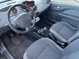 Renault Twingo Twingo II (CN) Hatchback 3-drs 1.2 16V (D4F-764(D4F-E7)) [55kW]  (03-2=
007/09-2014) picture 11