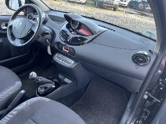 Renault Twingo Twingo II (CN) Hatchback 3-drs 1.2 16V (D4F-764(D4F-E7)) [55kW]  (03-2=
007/09-2014) picture 7