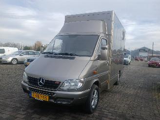 Vaurioauto  passenger cars Mercedes Sprinter Sprinter 3t (903) Van 308 CDI 16V (OM611.987) [60kW]  (04-2000/05-2006=
) 2001/8