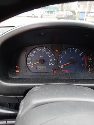 Suzuki Ignis Ignis (FH) Hatchback 1.3 16V (M13A) [61kW]  (10-2000/09-2003) picture 2