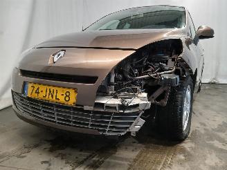 Voiture accidenté Renault Scenic Grand Scénic III (JZ) MPV 1.4 16V TCe 130 (H4J-700(H4J-A7)) [96kW]  =
(02-2009/12-2016) 2009/7