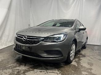 krockskadad bil auto Opel Astra Astra K Sports Tourer Combi 1.6 CDTI 110 16V (B16DTE) [81kW]  (04-2016=
/08-2019) 1980/9