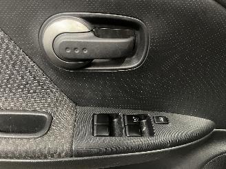 Nissan Note Note (E11) MPV 1.4 16V (CR14DE) [65kW]  (01-2006/08-2013) picture 19