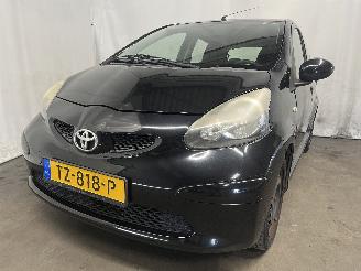 Voiture accidenté Toyota Aygo Aygo (B10) Hatchback 1.0 12V VVT-i (1KR-FE) [50kW]  (07-2005/05-2014) 2003/9