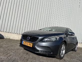 Vaurioauto  passenger cars Volvo V-40 V40 (MV) Hatchback 5-drs 1.6 D2 (D4162T) [84kW]  (03-2012/12-2016) 2014/3