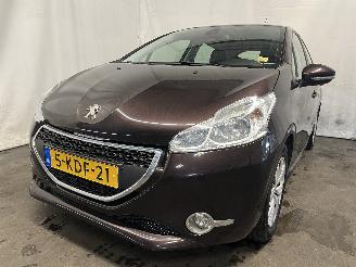 Voiture accidenté Peugeot 208 208 I (CA/CC/CK/CL) Hatchback 1.2 Vti 12V PureTech 82 (EB2F(HMZ)) [60k=
W]  (03-2012/12-2019) 2013/3