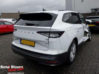 Vaurioauto  passenger cars Skoda Enyaq IV 60 kWh 179pk Automaat 2021/12