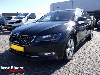 Damaged car Skoda Superb Combi 1.6 TDI Greenline Business 120pk 2018/1