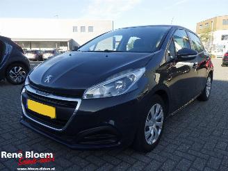 Vaurioauto  passenger cars Peugeot 208 1.2 Puretech Active 5drs Airco 2016/11