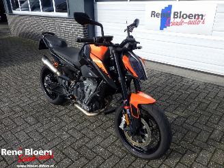 KTM  890 Duke picture 3