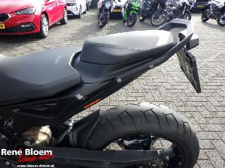 KTM  890 Duke picture 10