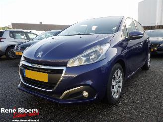 damaged passenger cars Peugeot 208 1.2 PureTech Blue Lion 5drs 2016/8