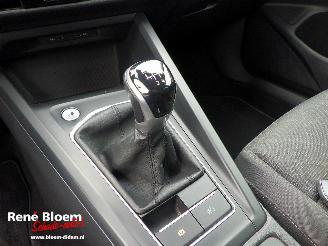 Volkswagen Golf 2.0 TDI Life Business picture 16