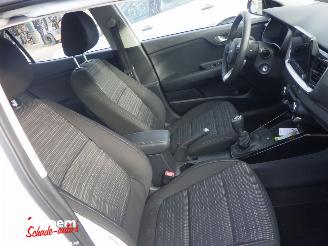 Kia Stonic 1.0 T-GDI MHEV Dynamicline picture 14