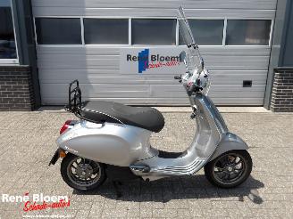 Vaurioauto  motor cycles Vespa  Primavera Elettrica 45 2022/3