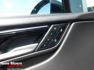 Porsche Macan 4 100kWh picture 17