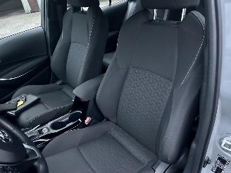 Toyota Corolla Touring sports 1.8 Hybrid 148pk automaat Business - nap - vaste prijs - camera - line + front assist - afn trekh - clima + cruise contr - keyless start picture 21