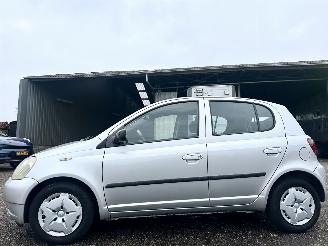 škoda osobní automobily Toyota Yaris 1.0-16V VVT-i 68pk L.Luna - airco - 96dkm nap - 5 deurs - stuurbrk - cv - lederen stuurwiel - zo rijdbaar 2000/8